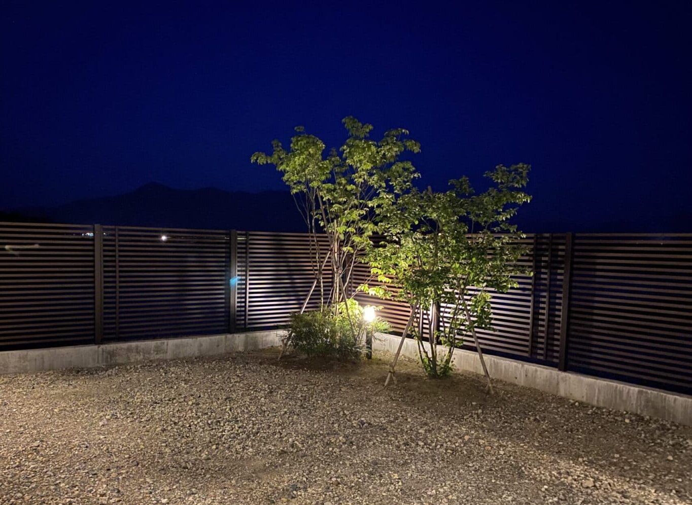 夜の庭と外構照明